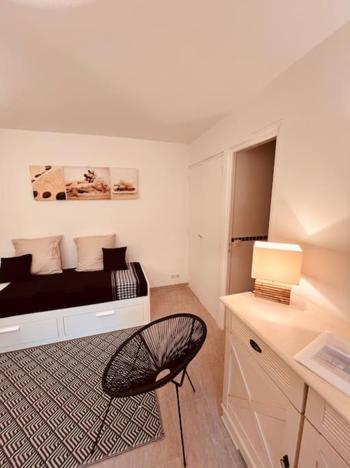 Studio Jardin Privatif 300M De La Plage Sainte-Maxime Kültér fotó