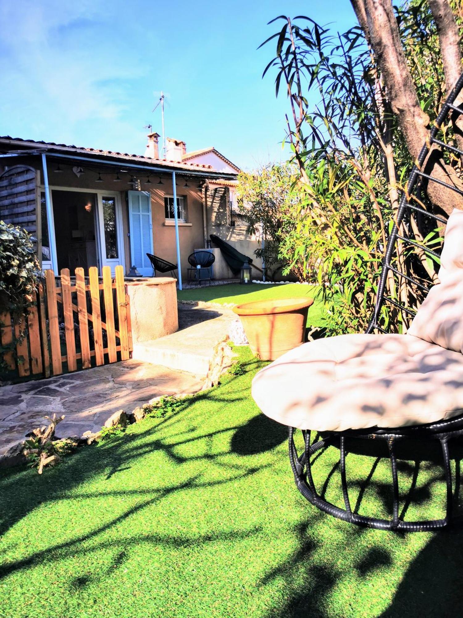 Studio Jardin Privatif 300M De La Plage Sainte-Maxime Kültér fotó