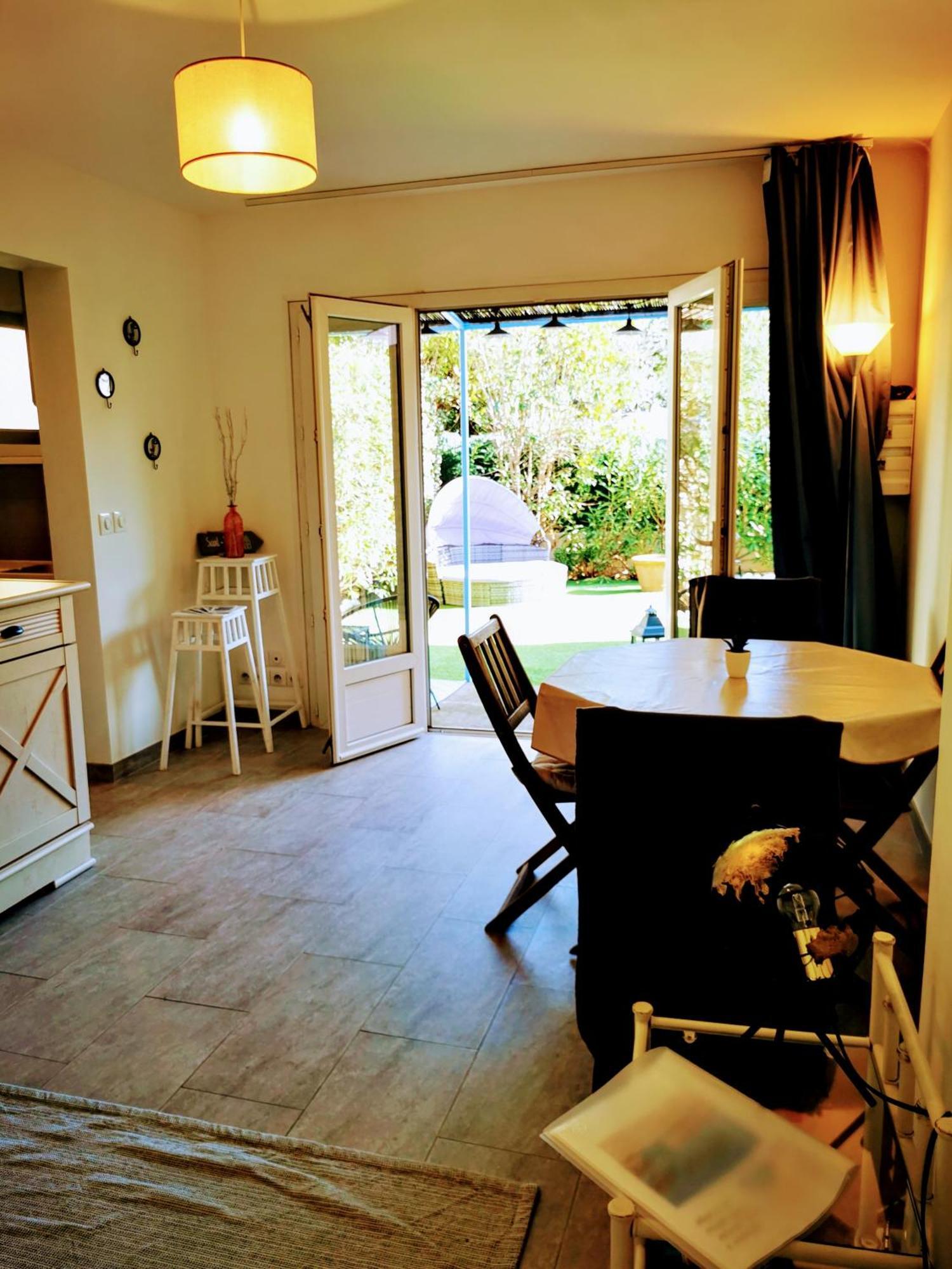 Studio Jardin Privatif 300M De La Plage Sainte-Maxime Kültér fotó